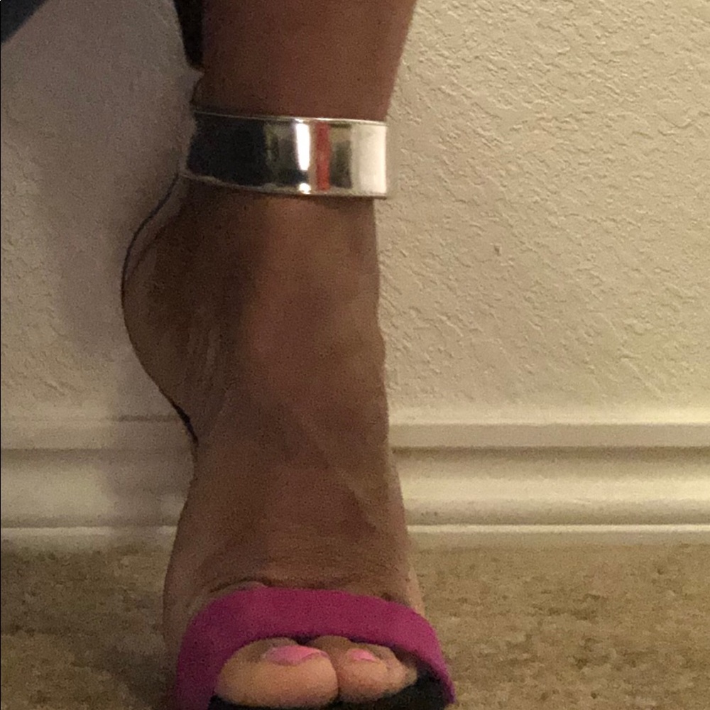 Designer 4.5” Heels - Picture 3 of 5